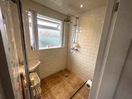 20 Lindale Avenue, Chadderton, OL9 9DW, Image 18