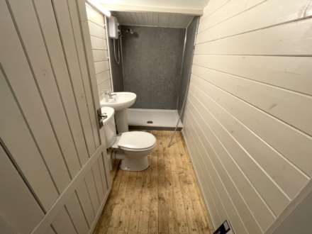 20 Lindale Avenue, Chadderton, OL9 9DW, Image 25