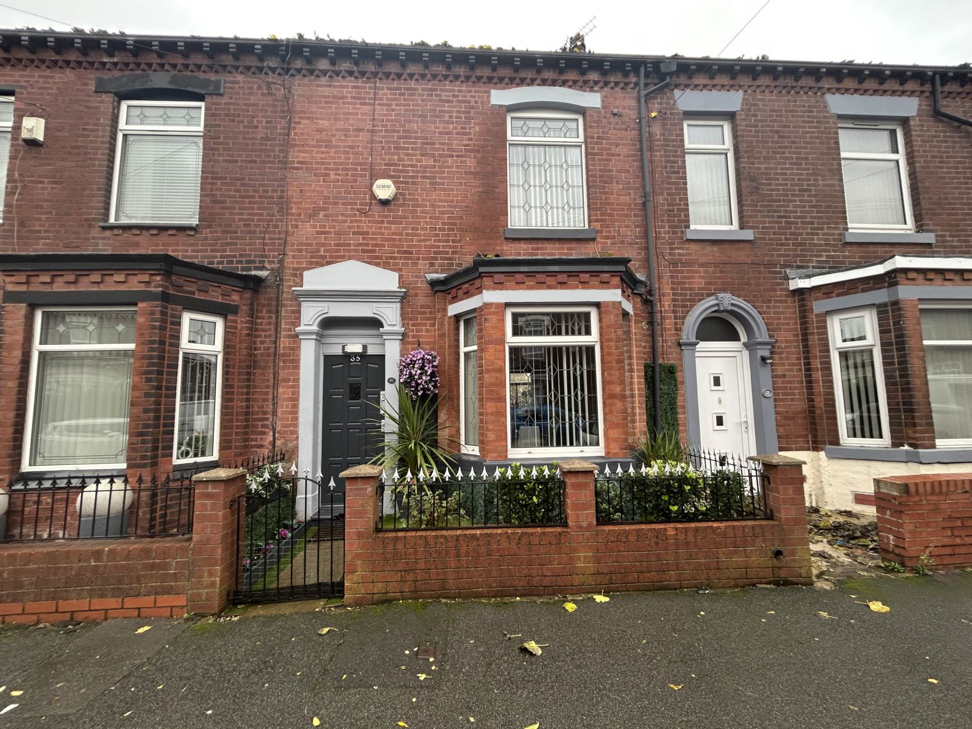 35 Queens Road, Oldham, OL9 9HR, Image 1