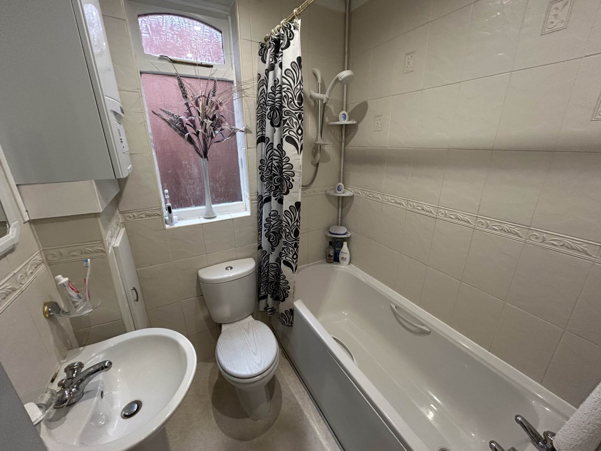 35 Queens Road, Oldham, OL9 9HR, Image 20