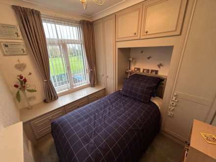 35 Queens Road, Oldham, OL9 9HR, Image 16