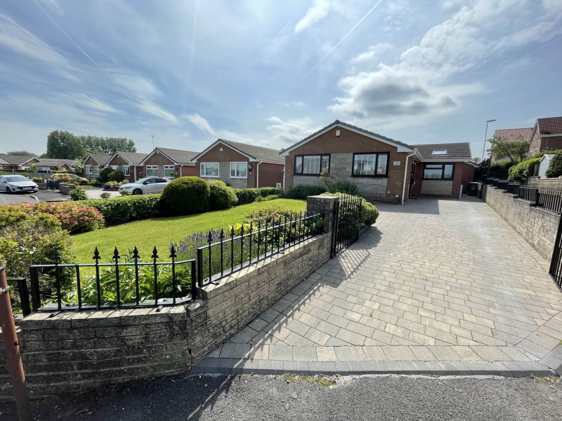33 Chichester Crescent, Chadderton, Oldham, OL9 0RW, Image 1