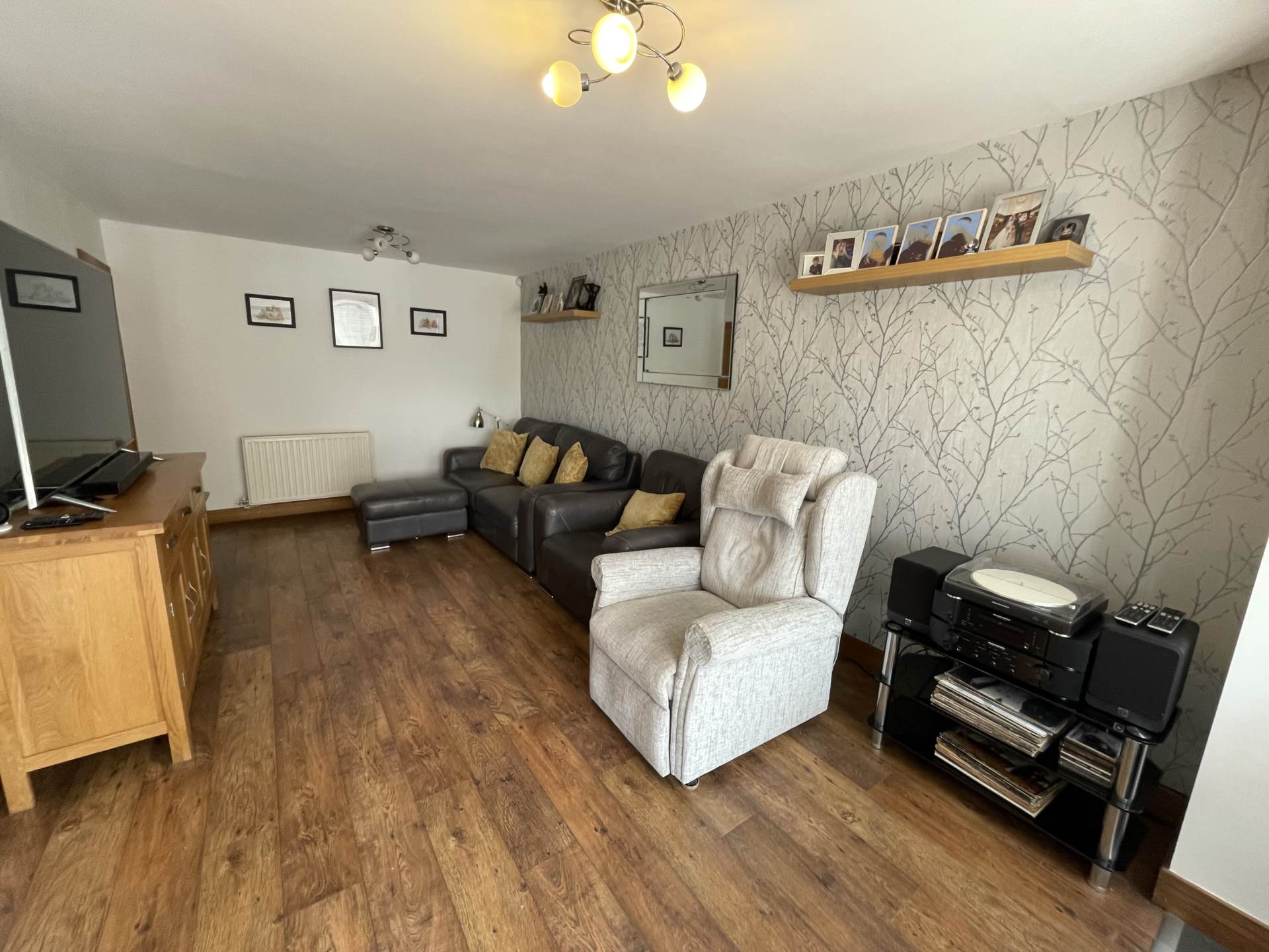 33 Chichester Crescent, Chadderton, Oldham, OL9 0RW, Image 4