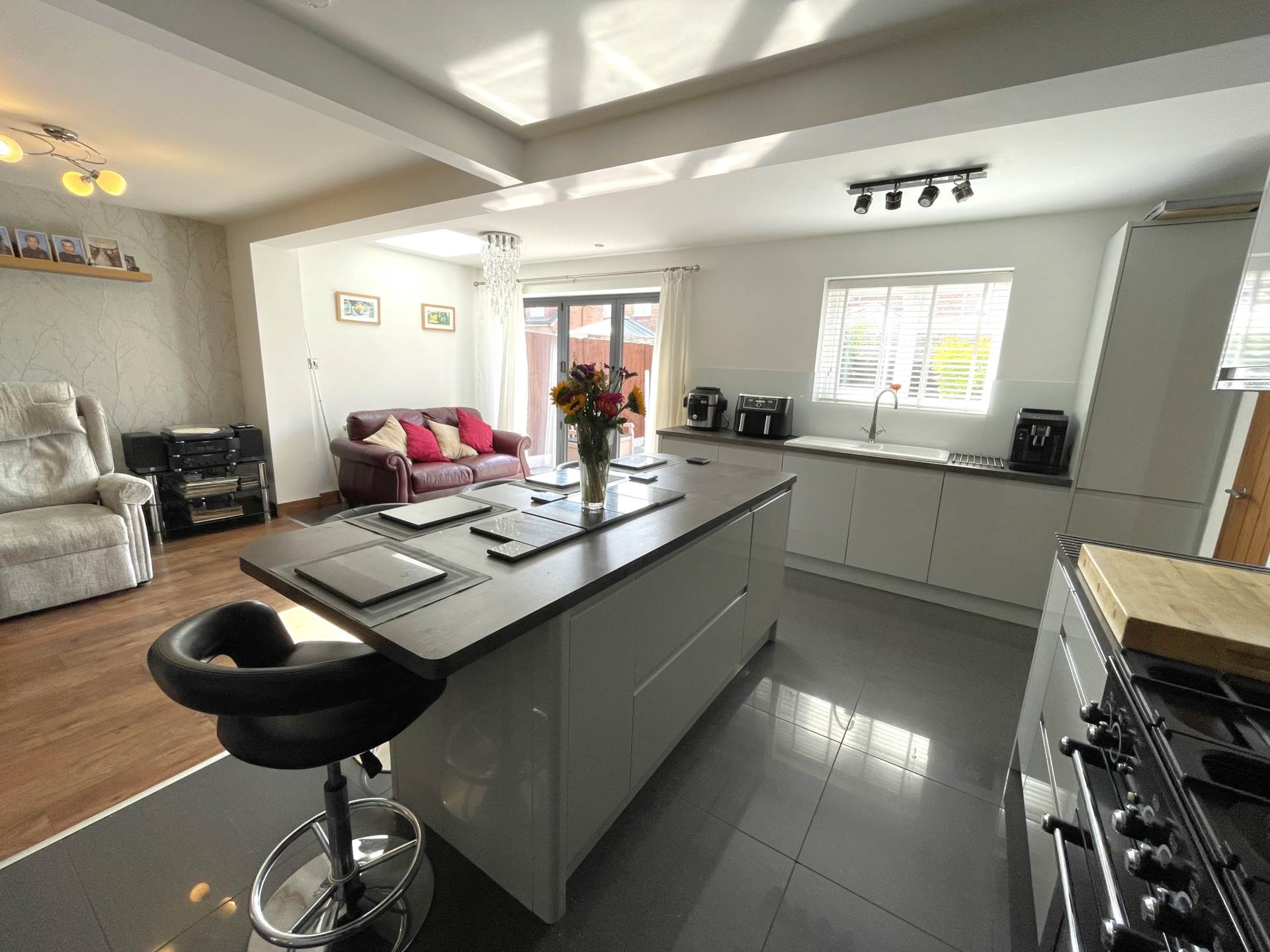 33 Chichester Crescent, Chadderton, Oldham, OL9 0RW, Image 6
