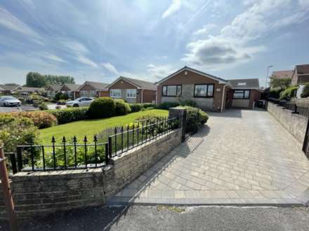 33 Chichester Crescent, Chadderton, Oldham, OL9 0RW
