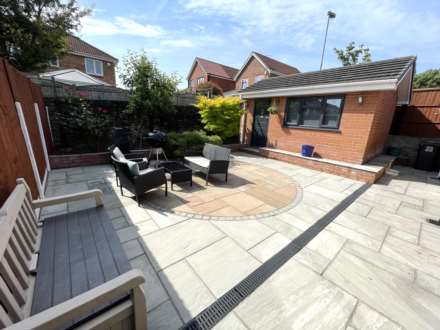 33 Chichester Crescent, Chadderton, Oldham, OL9 0RW, Image 17