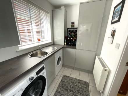 33 Chichester Crescent, Chadderton, Oldham, OL9 0RW, Image 8