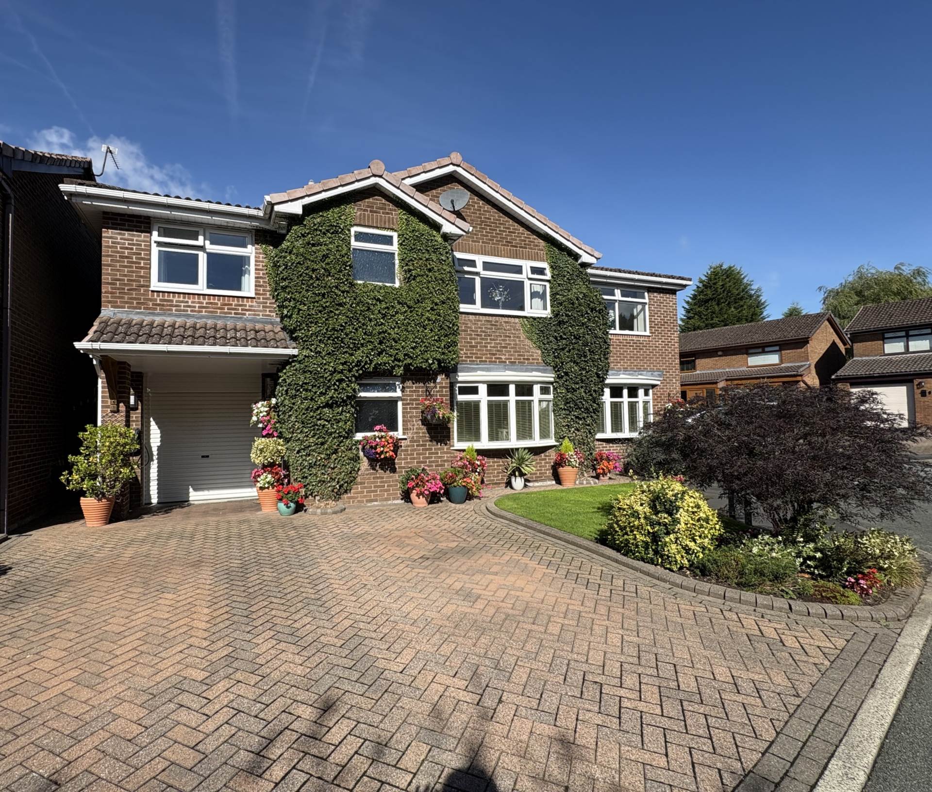 2 Pinewood, Chadderton, OL9 9TS, Image 1