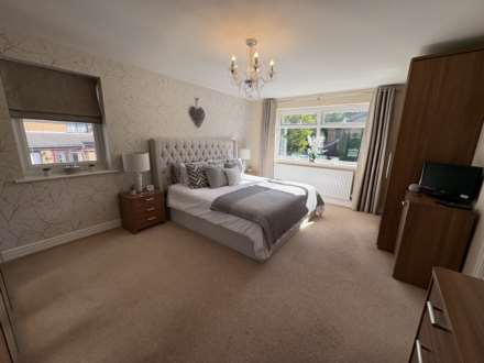 2 Pinewood, Chadderton, OL9 9TS, Image 4