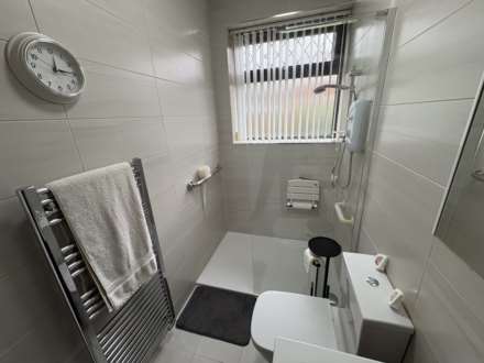 28 Keswick Avenue, Oldham, Image 12