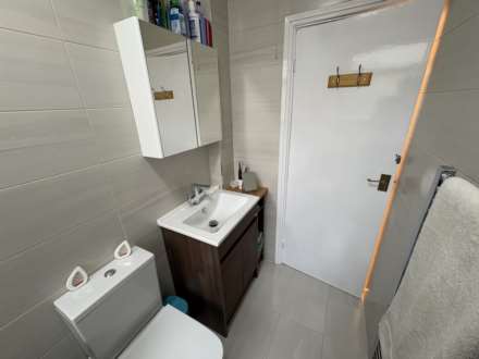 28 Keswick Avenue, Oldham, Image 13