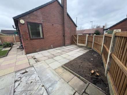 28 Keswick Avenue, Oldham, Image 16