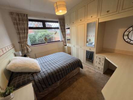 28 Keswick Avenue, Oldham, Image 6