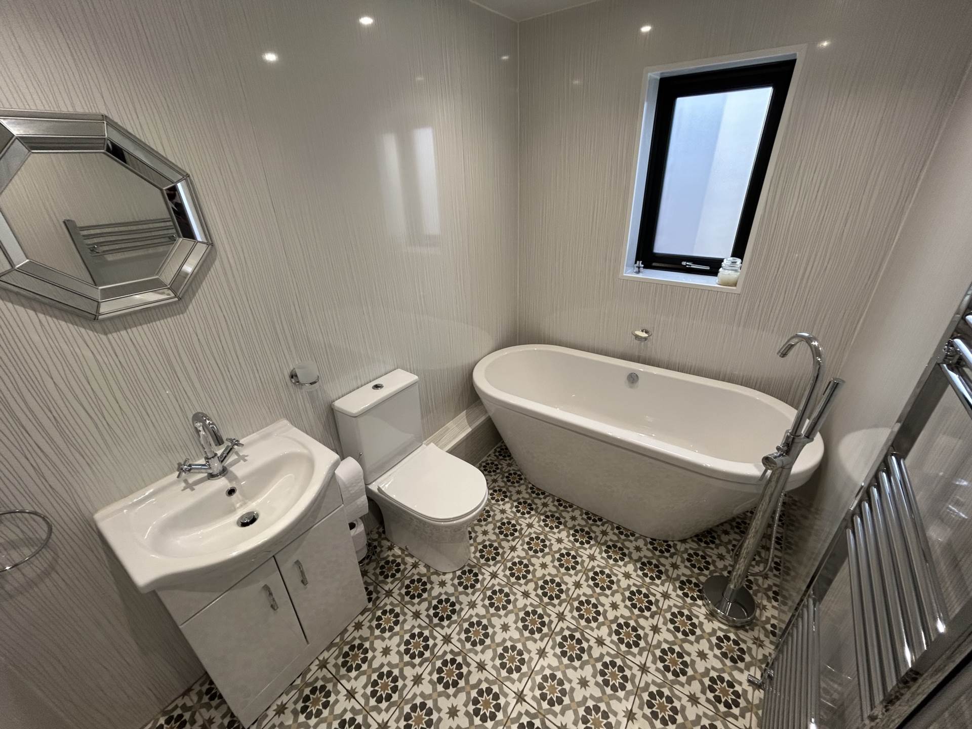 18 Tulip Close, Oldham, OL9 9TF, Image 21