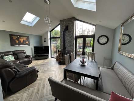 18 Tulip Close, Oldham, OL9 9TF, Image 3