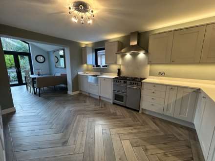 18 Tulip Close, Oldham, OL9 9TF, Image 4