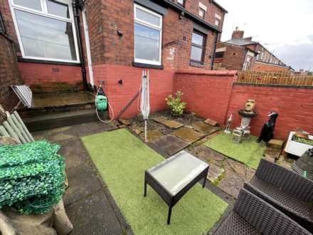 Oldham Road, Middleton, Image 16