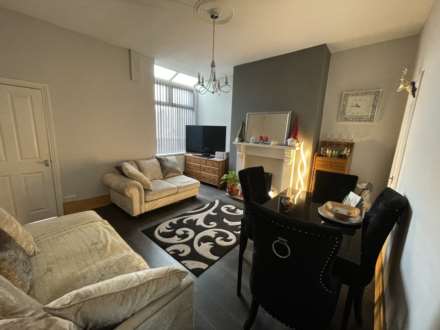 Oldham Road, Middleton, Image 4