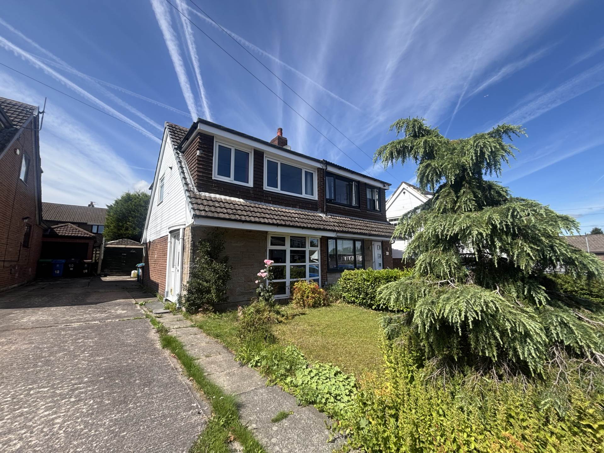 8 Dawlish Avenue, Oldham, Image 1