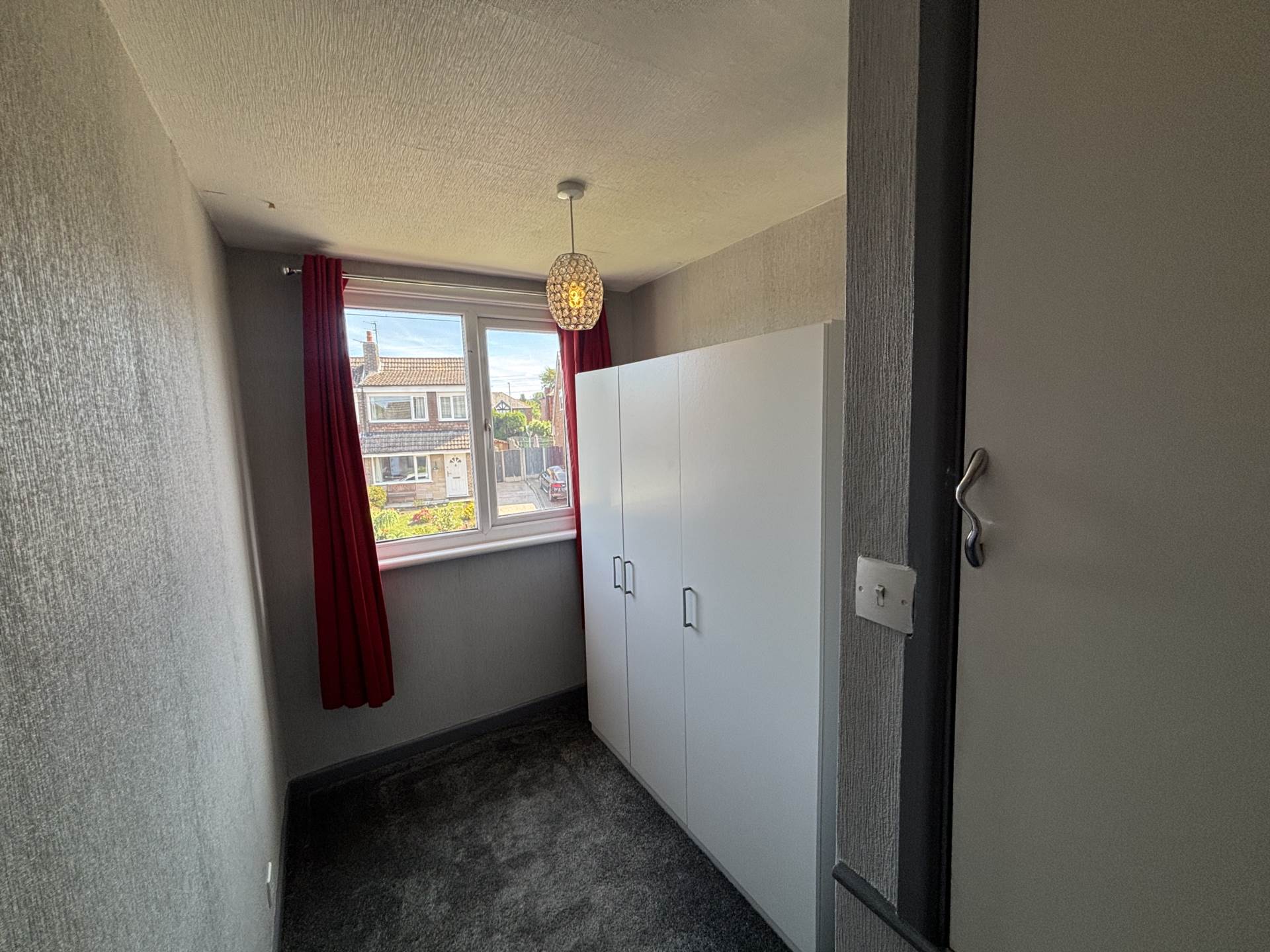8 Dawlish Avenue, Oldham, Image 14