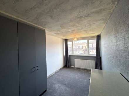 8 Dawlish Avenue, Oldham, Image 12