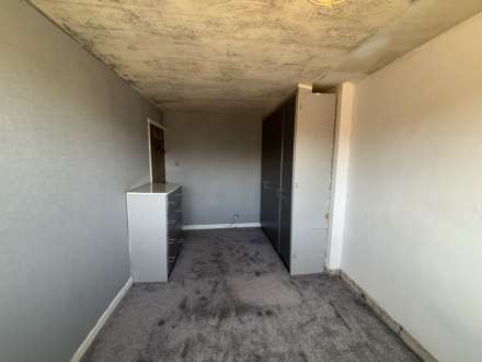 8 Dawlish Avenue, Oldham, Image 13