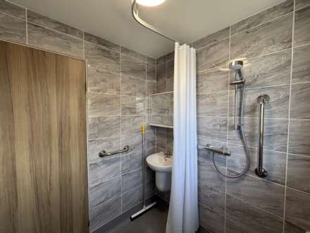 8 Dawlish Avenue, Oldham, Image 19