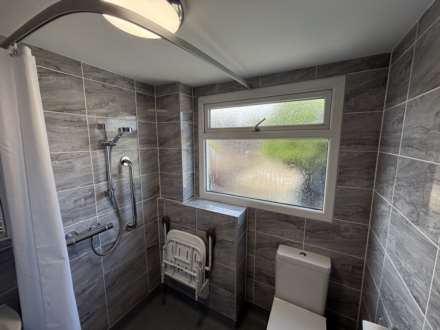 8 Dawlish Avenue, Oldham, Image 20
