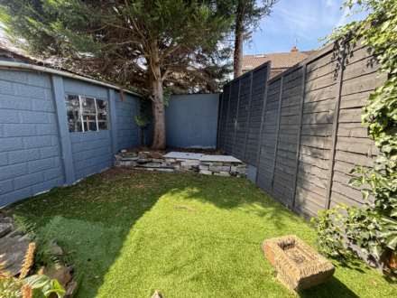 8 Dawlish Avenue, Oldham, Image 21