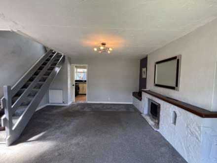 8 Dawlish Avenue, Oldham, Image 4