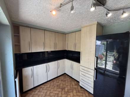 8 Dawlish Avenue, Oldham, Image 6