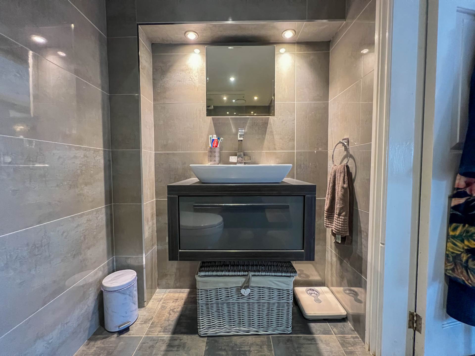 121 Chadderton Park Road, Oldham, Image 29