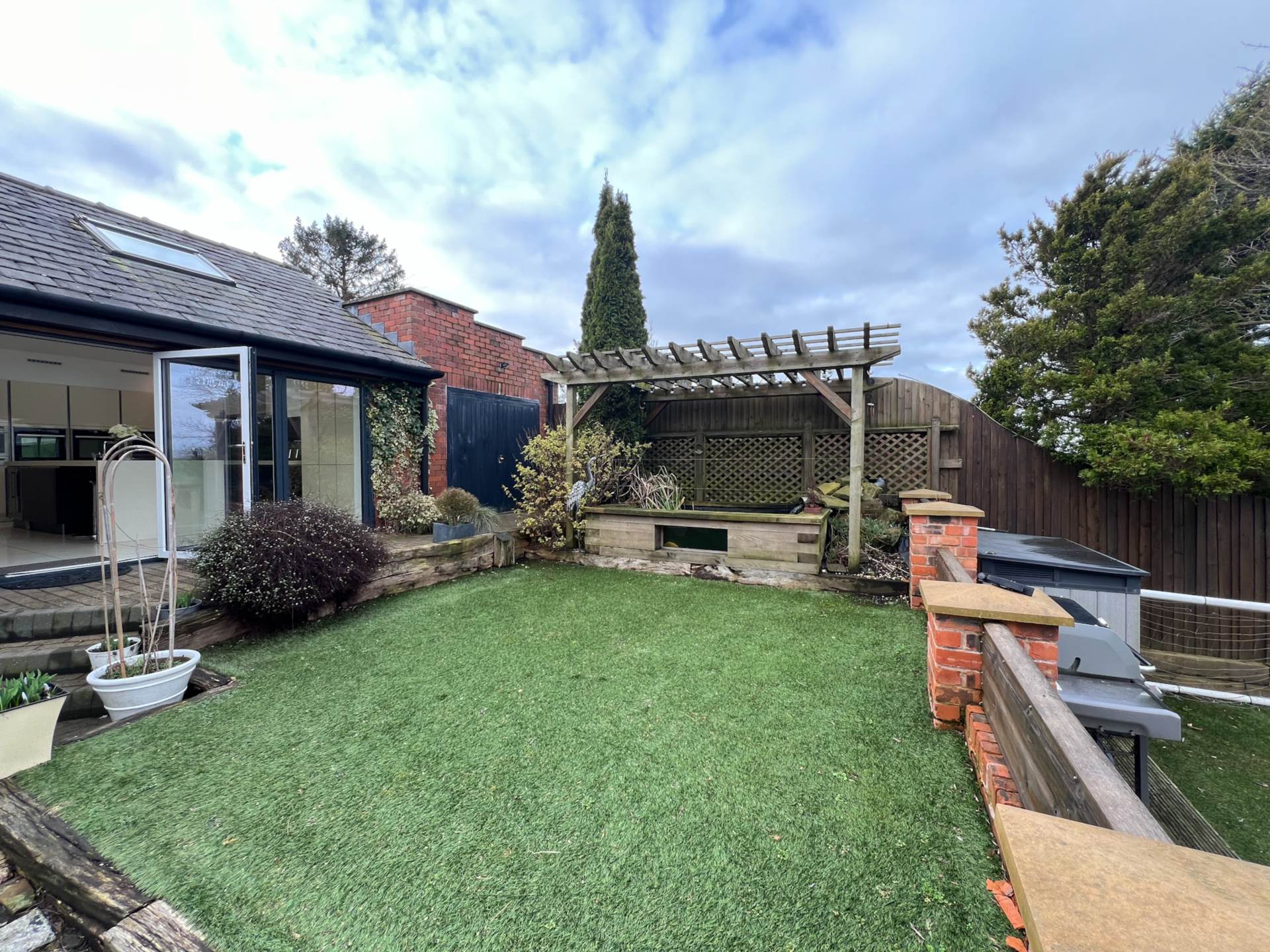 121 Chadderton Park Road, Oldham, Image 43