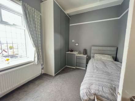 121 Chadderton Park Road, Oldham, Image 23