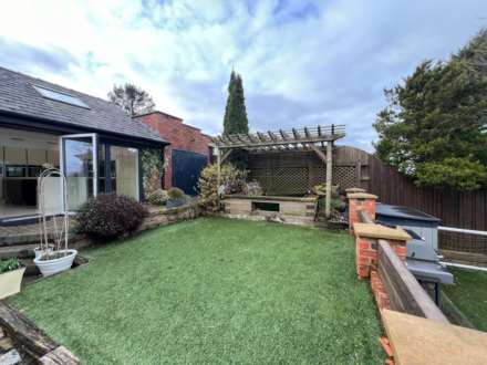 121 Chadderton Park Road, Oldham, Image 43