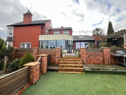 121 Chadderton Park Road, Oldham, Image 45