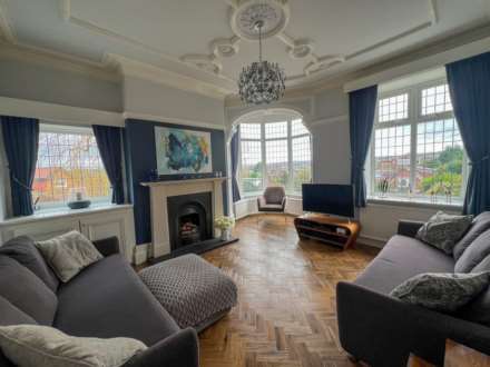 121 Chadderton Park Road, Oldham, Image 7