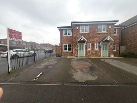 58h Radcliffe Street, Royton,OL2 6QL