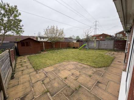 17 Cherrywood, Oldham, OL9 9TX, Image 2