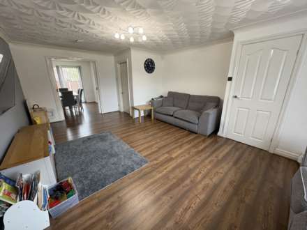 17 Cherrywood, Oldham, OL9 9TX, Image 3