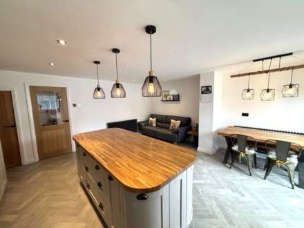 16 Redwood, Chadderton, OL9 9TG, Image 3