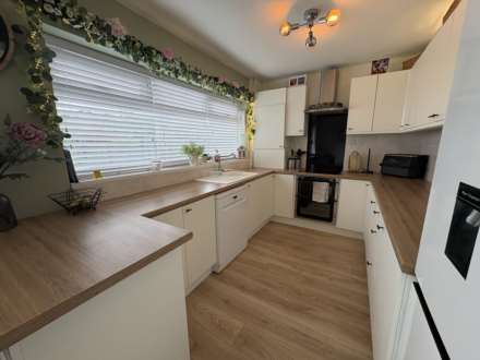 Lichfield Drive, Oldham, Image 6