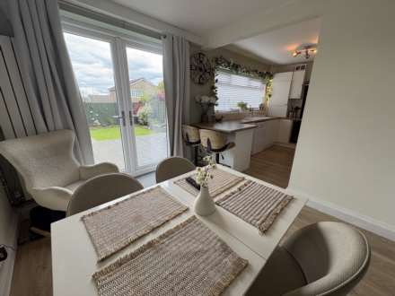 Lichfield Drive, Oldham, Image 8