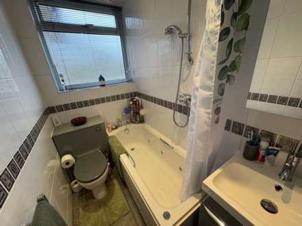 Derwent Drive, Chadderton, Image 8