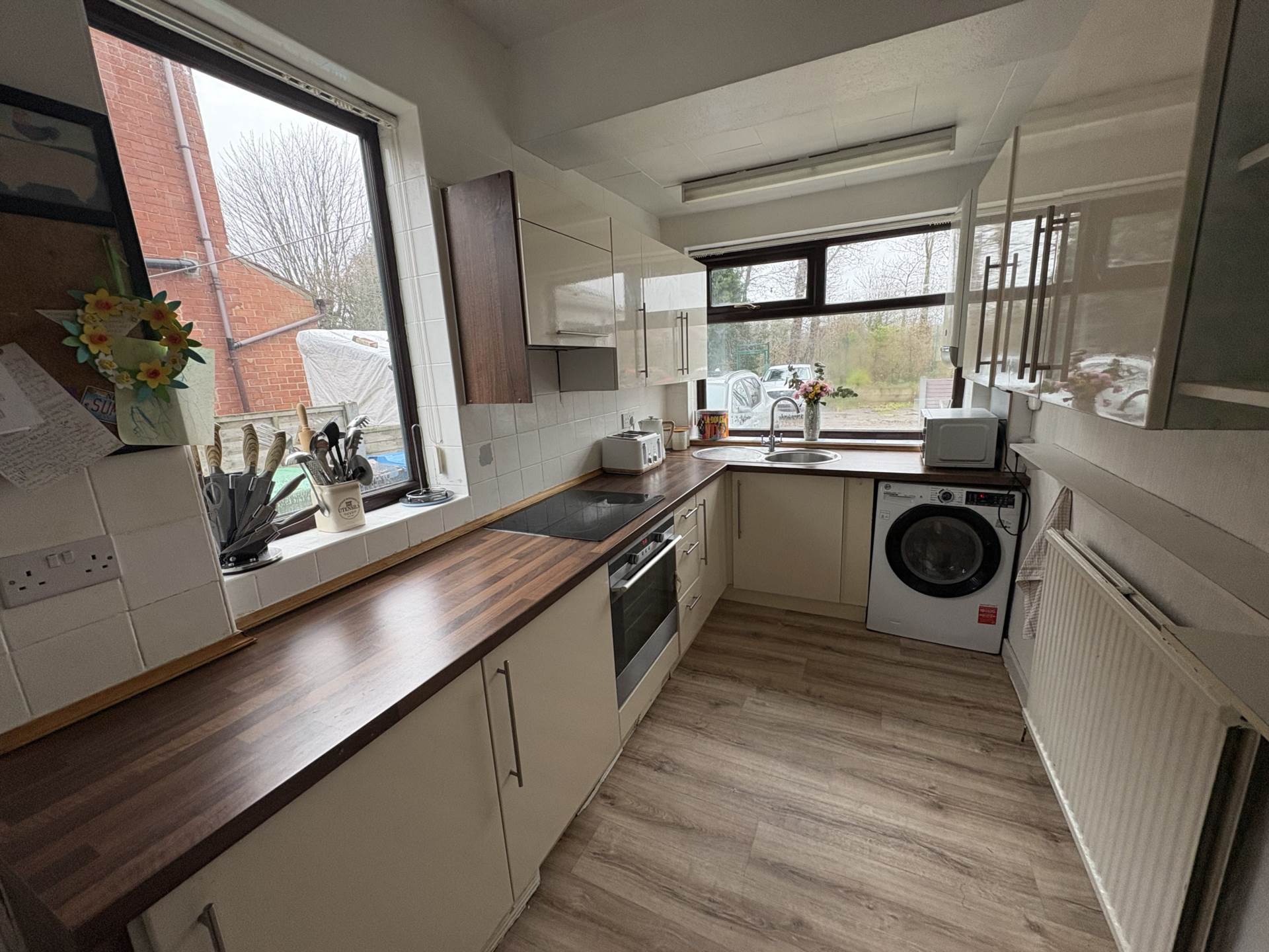 230 Broadway, Chadderton, Image 5