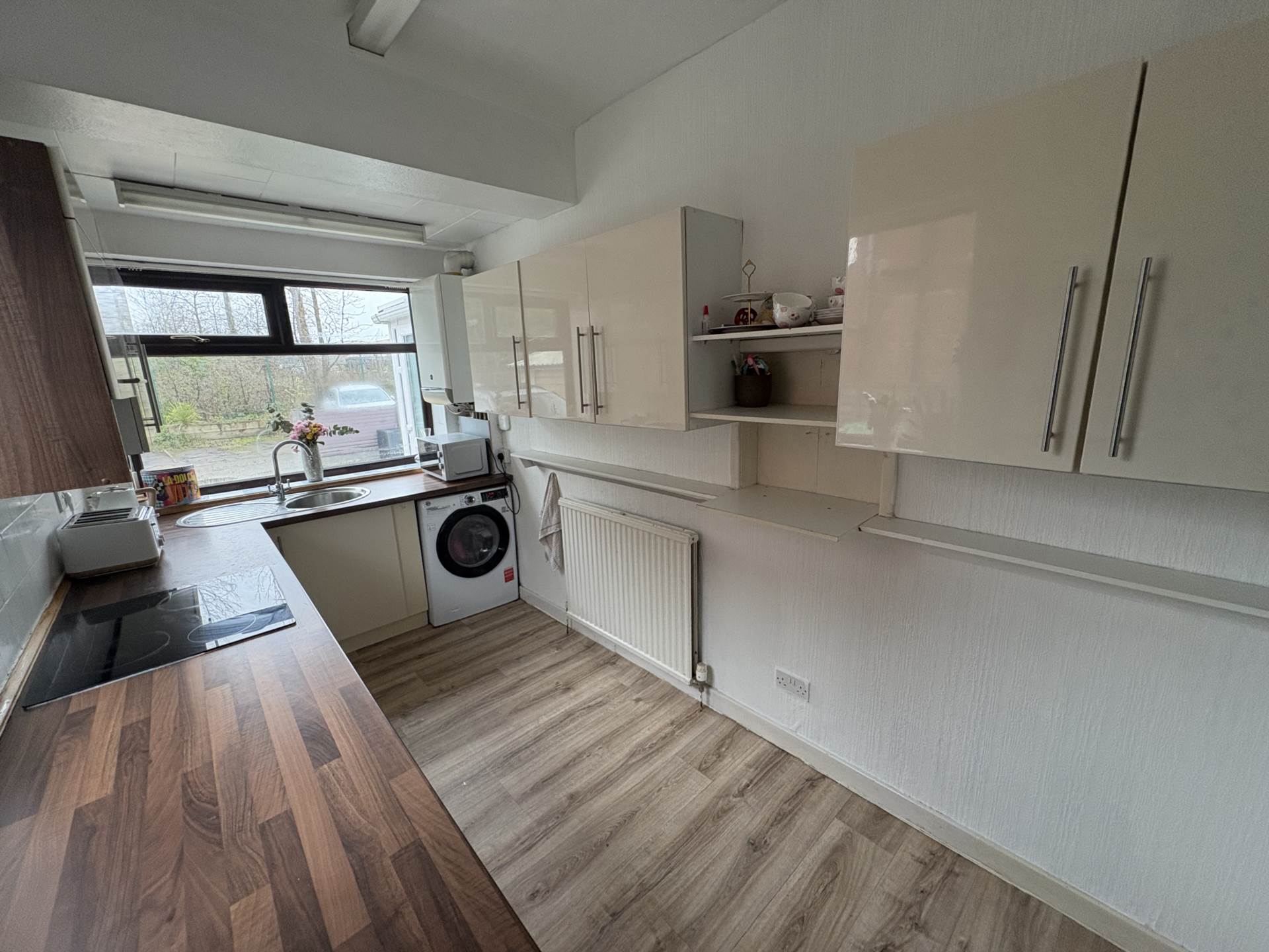 230 Broadway, Chadderton, Image 6