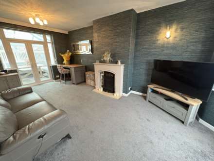 230 Broadway, Chadderton, Image 4