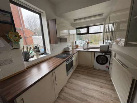 230 Broadway, Chadderton, Image 5