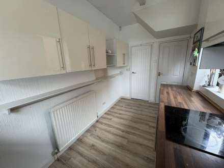 230 Broadway, Chadderton, Image 7