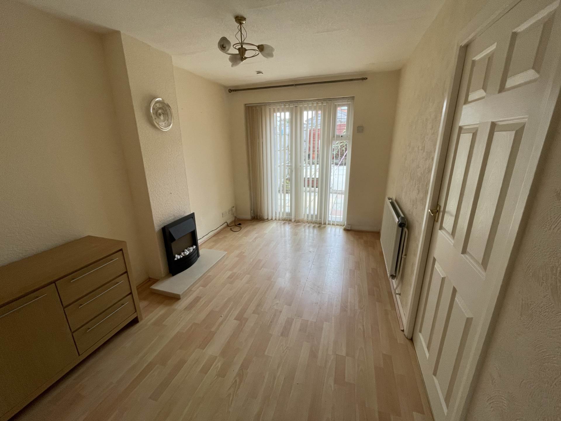 Redwood, Oldham, Image 2